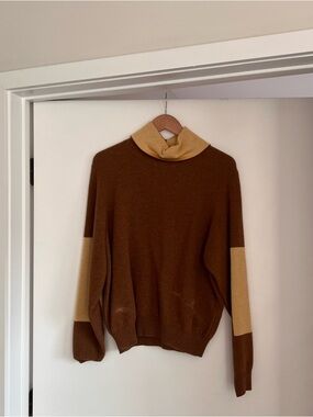 Victoria Beckham Wool Blend Colorblock Turtleneck Sweater BrownTan Made in Italy